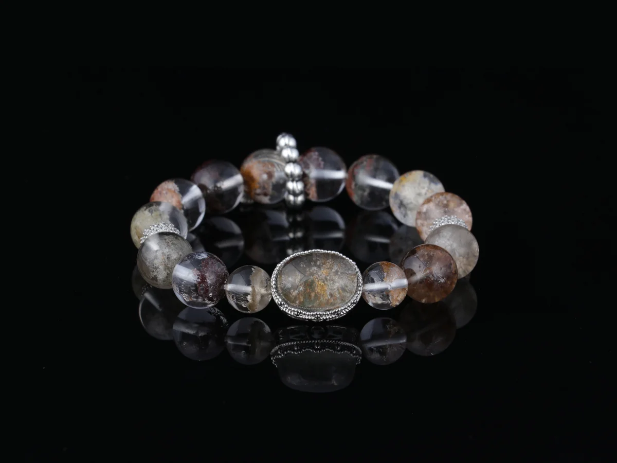 五行缺金缺木的救赎:一块水晶背后的命运转机