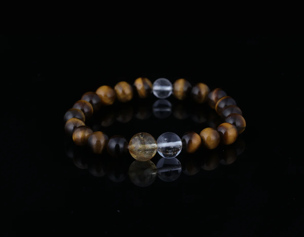 When Crystals Meet the Five Elements: Seeking a Gentle Balance in the Flow of Destiny